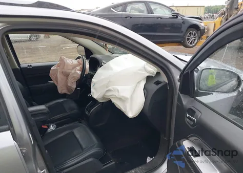 2017 Jeep Compass Latitude 4X4 from USA, damaged, VIN 1C4NJDEB1HD204783